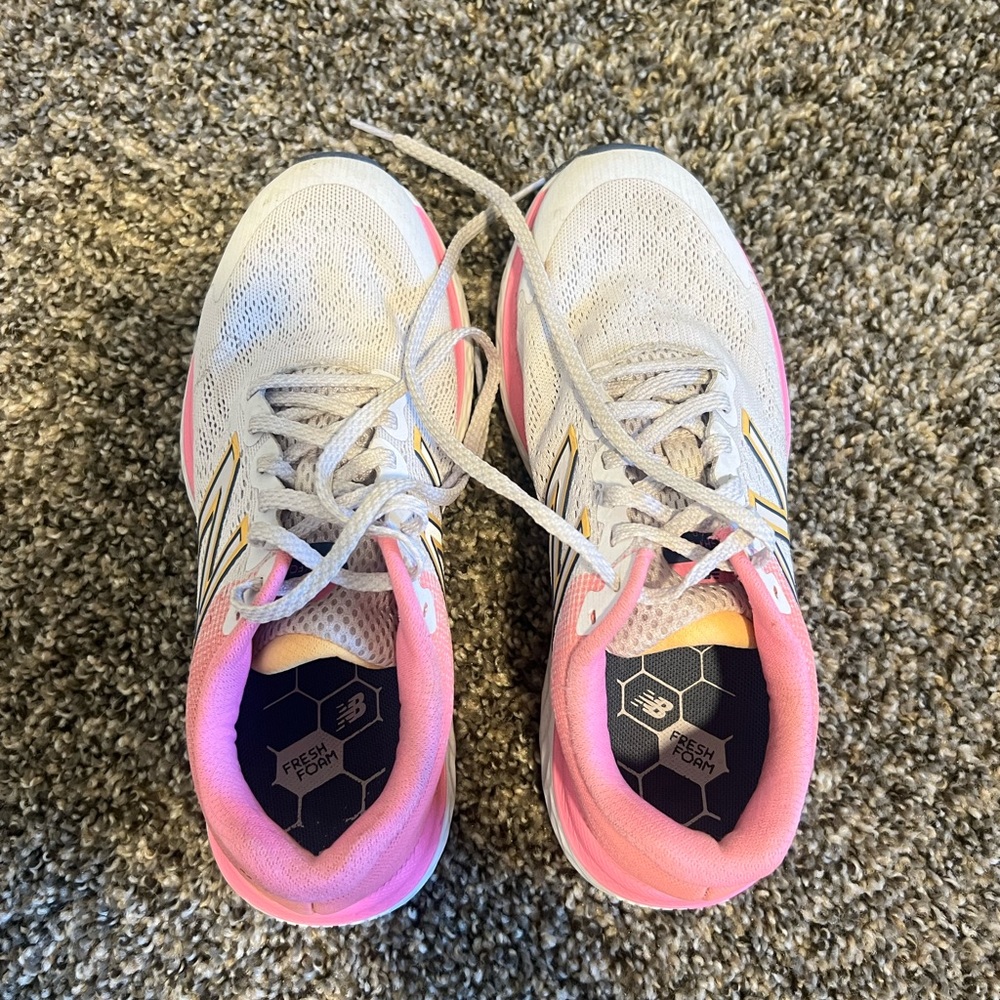 New Balance Fresh Foam 680 V7 Running Shoe, Size 6